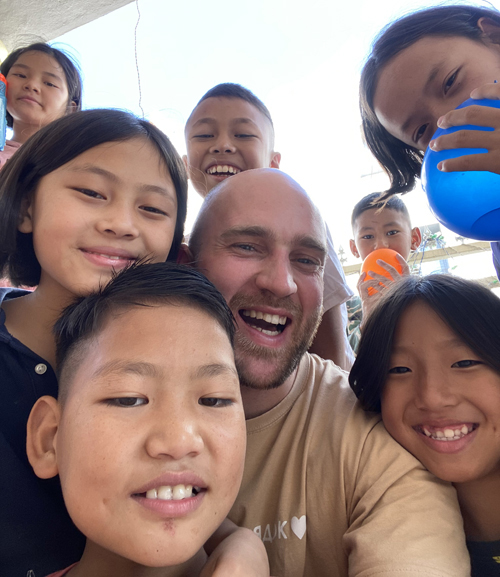 В Индию! Зачем?